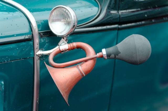 old car horn